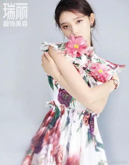 仙气粉色女生头像林允