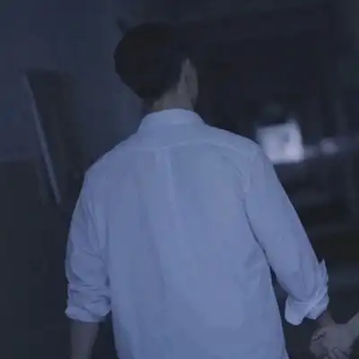 真人头像女背影双人
