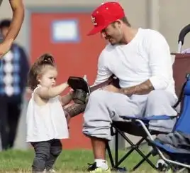 宋一国曝三胞胎照刘涛黄磊贾静雯明星萌娃大pk谁家宝贝最漂亮