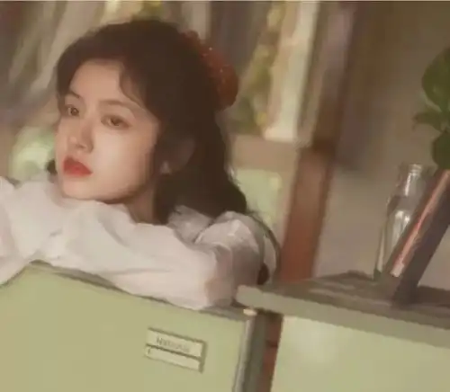 头像可能够复古的女生头像