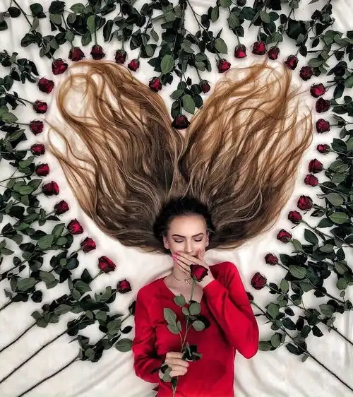 这个妹子的炫发量拍照,让秃头女孩们看了瑟瑟发抖