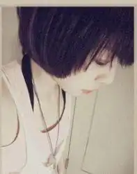 要一个哭泣的悲伤的女生头像