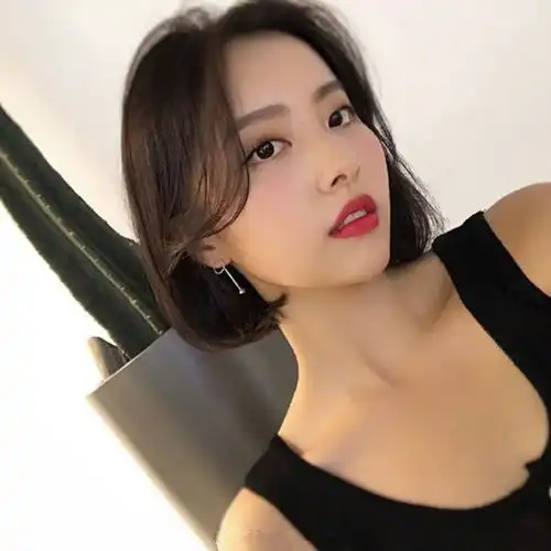 黑发女生气质头像张可人