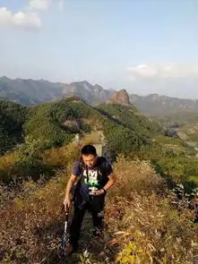 翻越最美野长城