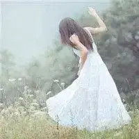 qq女生头像穿白色衣服