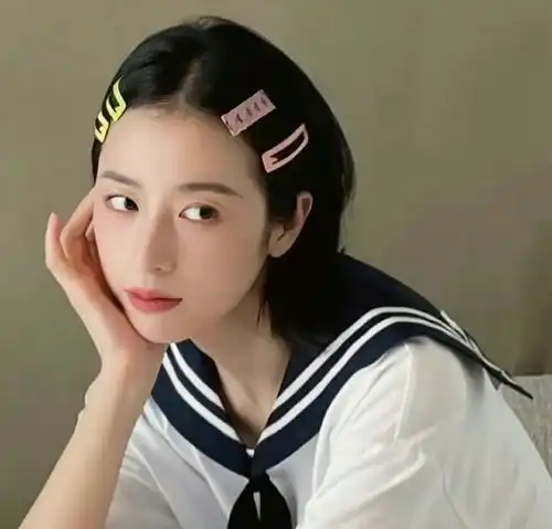 周雨彤为何能让人过目不忘