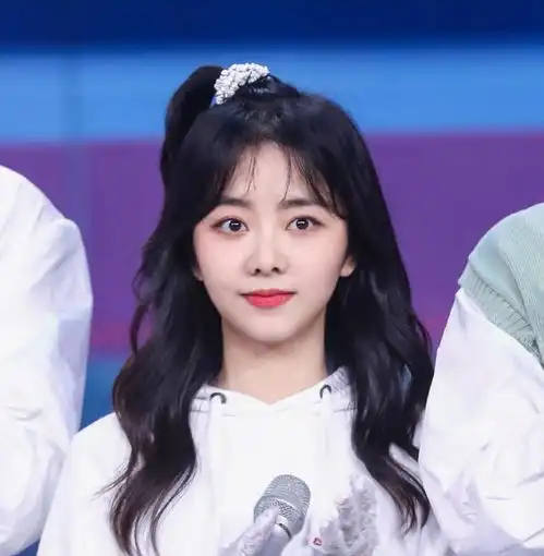 成熟优雅女生图片头像杨