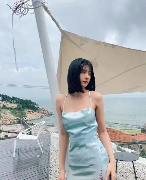 艺昕祖儿毛晓彤,小家碧玉如何演绎性感纯欲风