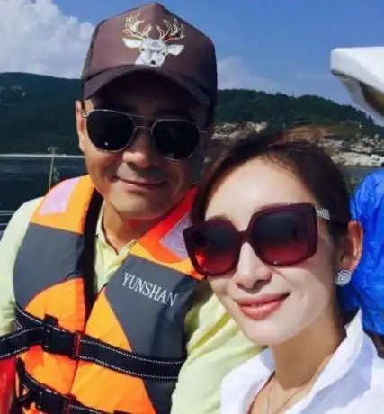 秦海璐豪宅鞋子多的都放不下,被老公宠爱,还有专属贵妃椅