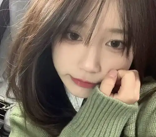 美女love的绿色系头像