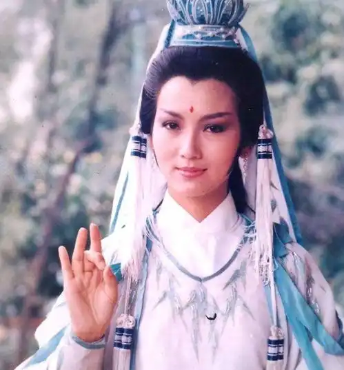 演过观音菩萨的演员,左大玢演的经典,还有一位是男演员演的