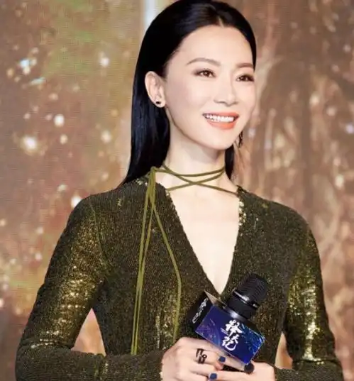 奔四奔五的女人应如何穿搭陈数教你搭配时尚首饰,减龄又有气质