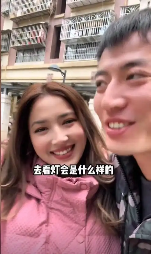 尼泊尔美女嫁四川小伙,第一次到中国过年,婆婆送上40万现金红包