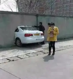 爆笑gif图今天新来的女学员,刚起步就结束了