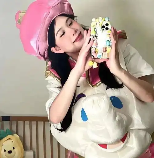 适合女生长期不换的微信头像