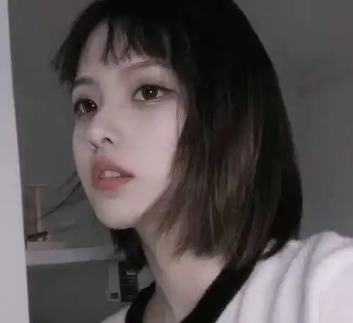 天蝎座看似很冷漠,其实内心很孤独,是一个比较敏感的人
