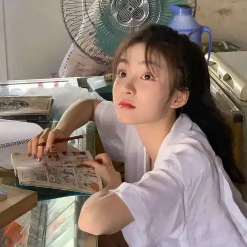 女生头像带着饥饿入睡是成为美女的开端