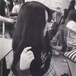 qq伤感黑白头像女生冷酷从未体验过被坚定选择