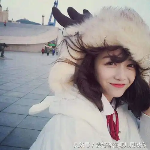 你走也是诗,躺也成文,怎有烟火浊了身