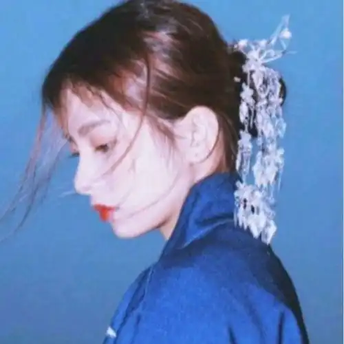 女孩侧脸头像竖屏壁纸qq