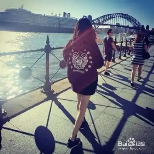 黑白色头像女生背影清新