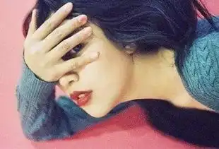 霸气句子致自己,别像猫一样,在风雨中长大,遇到点爱就以为是家