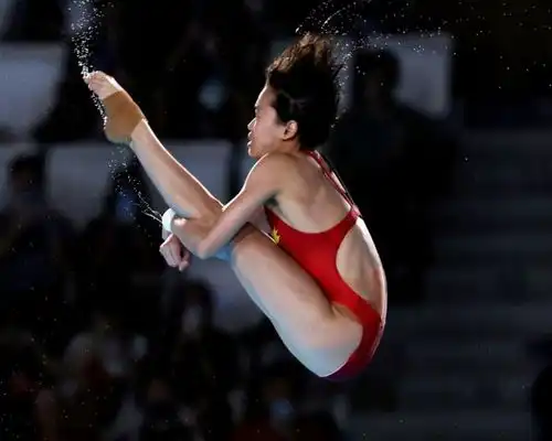 看完这届00后世界冠军的家庭背景后,我再也没脸嫌弃自家孩子了