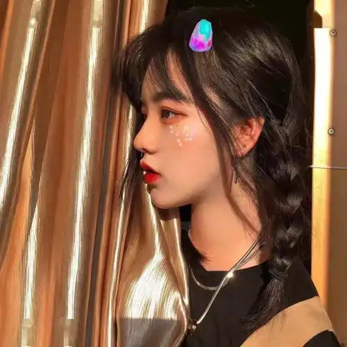 今日头像丨别跟我谈感情谈感情伤钱