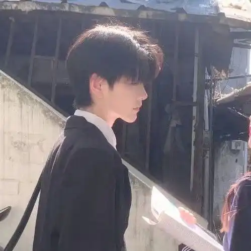 母子四人一女两儿头像真