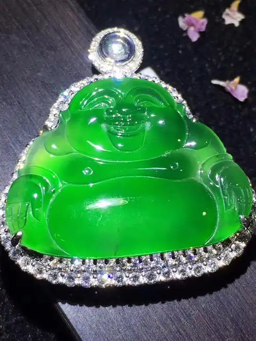 女人为什么要戴玉佛