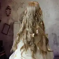 qq头像背景女生看起来幸福的人其实也并不是那么快乐