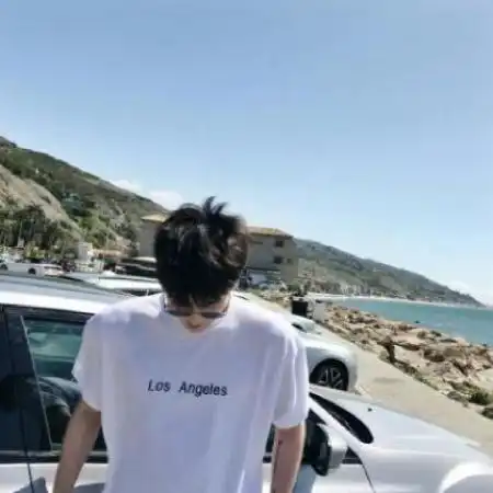 超级好看的男生头像图片,清新特时尚的帅气男生