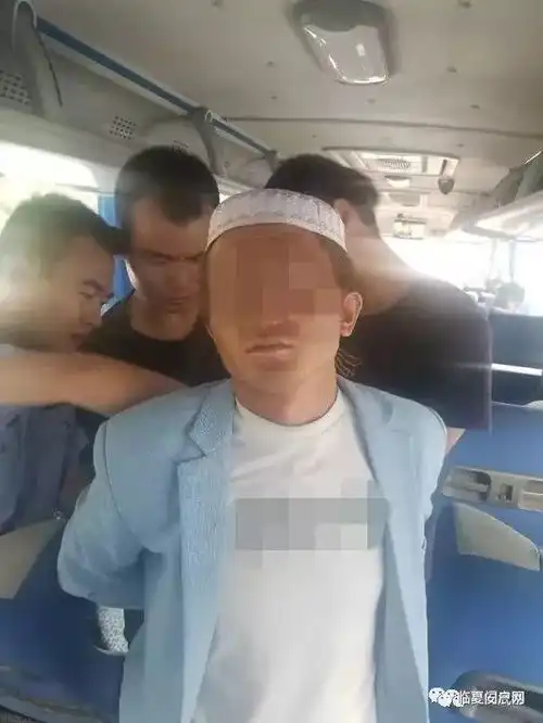 黑色高清女头像抢劫