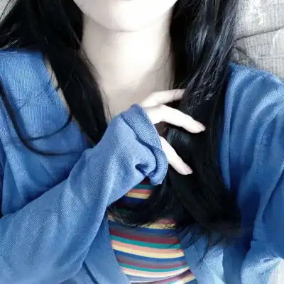 知乎头像女生平胸