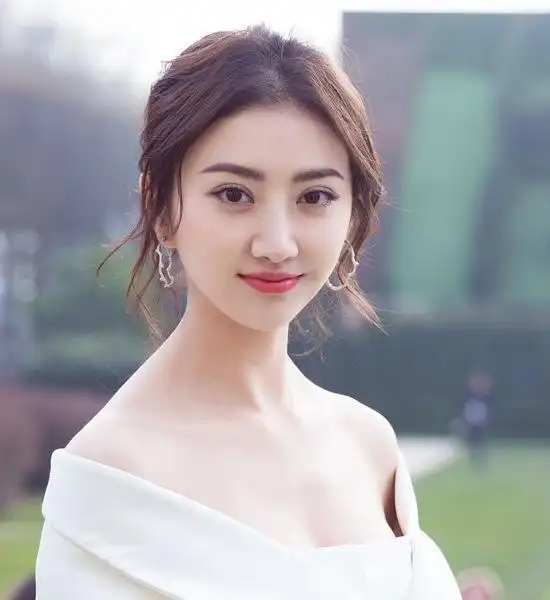 怎么捧都捧不红的女星,看看有你熟悉的吗