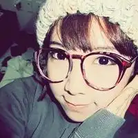带眼镜的女生头像霸气
