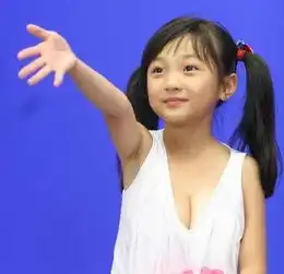 林妙可助力儿童公益小女孩长大了
