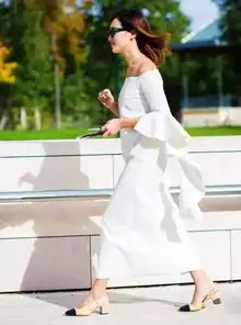 漏肩膀头像女生下装