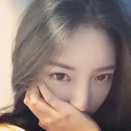 这女的是谁啊,跪求她的名字,可能是明星模特什么的,求大神帮忙