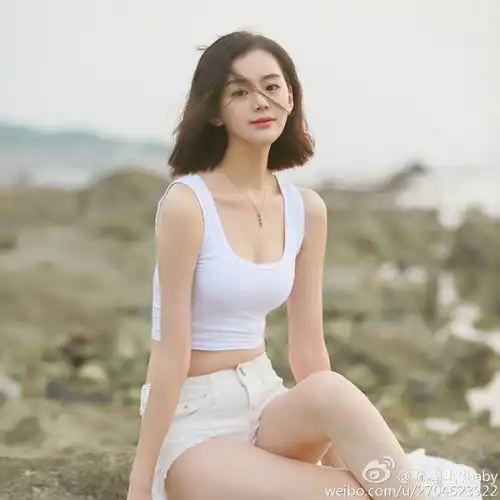 组图北影小仙女晒清新写真灵动可爱秀长腿