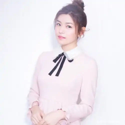 仙气粉色女生头像陈妍希