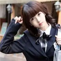 qq头像女学生穿校服吴谨