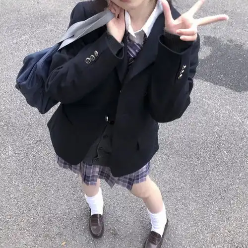 真人女头小众风格头像jk制服
