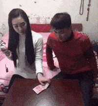 妹子一看你就是个女汉子,这么不注意形象