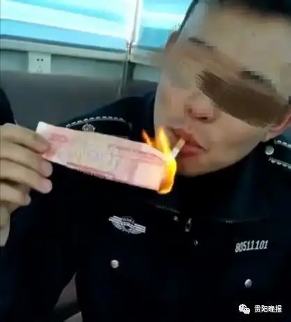 玩笑开过火了,这两个城管队员烧百元点烟结果惨了,
