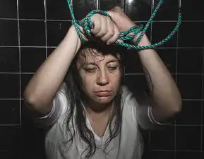 女同摄影师揭同性恋治疗诊所内幕