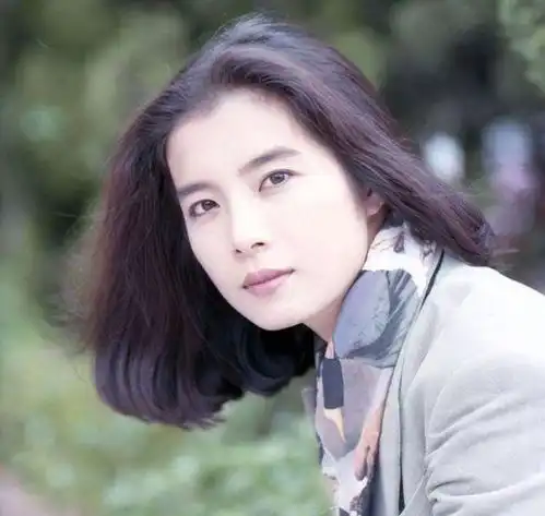 十八女生漂亮头像青青河