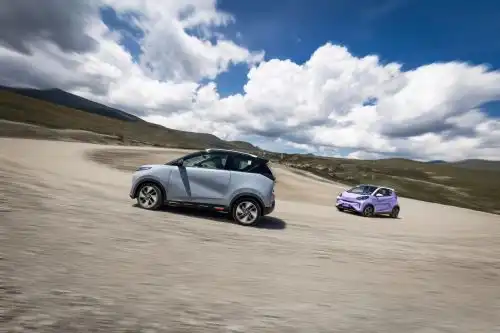 奇瑞qq最美女教师自驾川滇线解锁五宗最