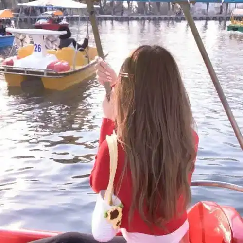 今日份不露脸女生真人头像他要是喜欢早就来找你了女头