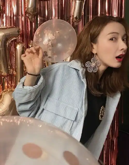 头像吸引女生的头像吴昕